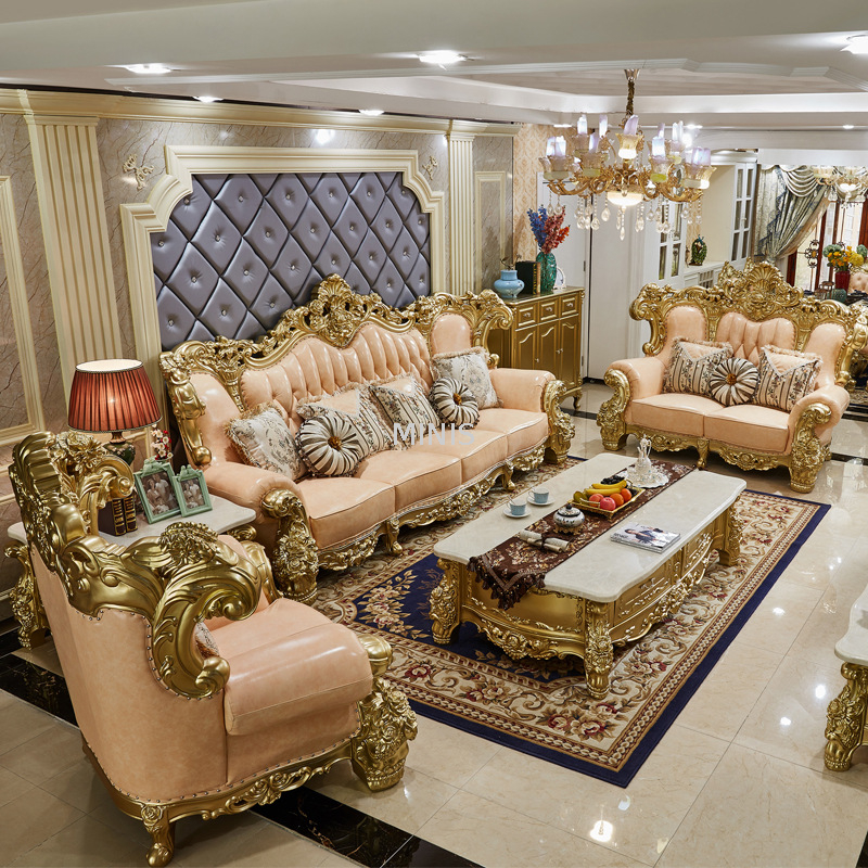 Sala de estar grande, sofá blanco de cuero genuino, madera negra y dorada