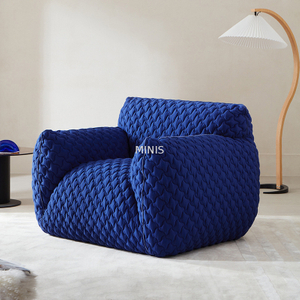 Sala de estar o dormitorio cómoda silla individual de tela azul