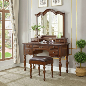 Dormitorio tocador de madera marrón vintage con espejo